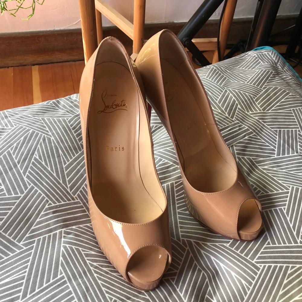 Christian Loubutin Very Prive Platform Peep Toe